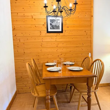 With Terrace And Swimming Pool In Apartamento Flumet